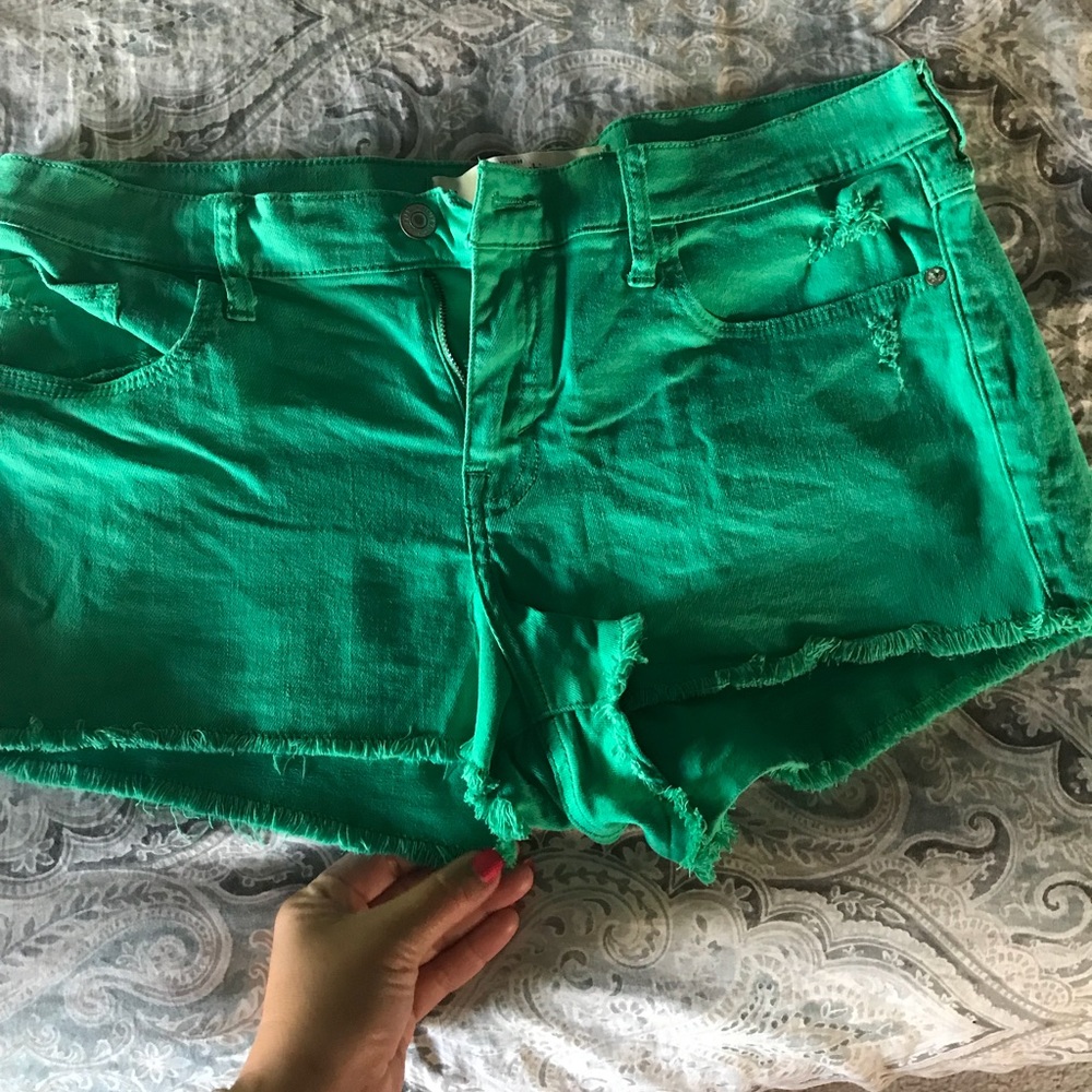 Abercrombie & Fitch short shorts green with fringe